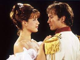 ค้นพบพินนี้และอีกมากบน sophie marceau โดย t lochner. Sophie Marceau Et Vincent Perez Fanfan