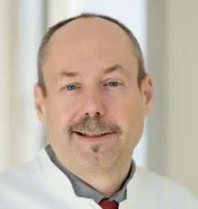 WAS BRAUCHEN WIR WIRKLICH?