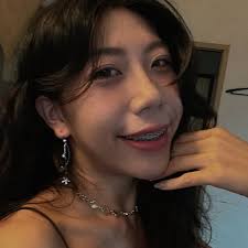 我多還沒結婚離什麽婚😁😁陳聖平結婚我也去結婚