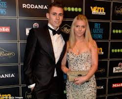 Eden hazard and his wife natacha van honacker and children. Thorgan Hazard Scoops Award To Give Chelsea Fans Reason To Cheer Daily Mail Online