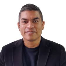 Helen Camacho (@helencaru)