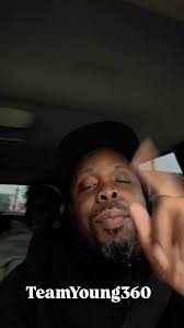 Someone tag "Blake" from LECTRO RAIDERS.. tell him.. stop showing off his  Barber cutting hair... show me some talent like this..... lol... My team  and I Outside!!!!