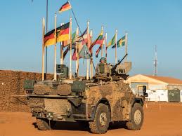 Anschlag auf bundeswehr in mali : Bundeswehr Im Einsatz Ar Twitter Regelmassig Fuhrt Die Bundeswehrimeinsatz Bei Minusma In Mali Patrouillen Durch Mehrere Spahpanzer Fennek Mit Ihren Aufklarungssensoren Werden Dafur Zusammengestellt Die Missionen Dauern Oft Bis Zu 36 Stunden