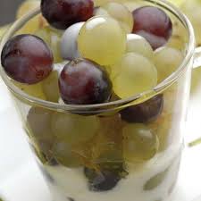 Recette Verrine De Raisins Gelee De Pommes Et Sauce Au Yaourt Recette Recette Verrine Gelee De Pomme Verrine