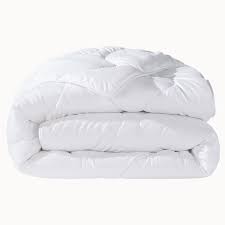 Un garnissage reconnu pour être l'un des meilleurs au monde, il vous assure gonflant, légèreté, douceur extrême et excellente isolation thermique. Couette Microfibre 500g M2 Blancheporte
