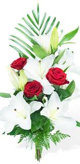 Ce bouquet est livré avec des fleurs fraîches encore en boutons, pour une plus grande longévité, et pour vous permettre de profiter pleinement de leur épanouissement. Bouquet De Fleurs Mystere De Roses Livraison 7 7 En 4 Heures L Agitateur Floral