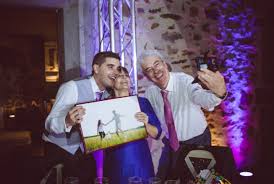 Las bodas están llenas de momentos irrepetibles que resultarán aún más emocionantes con la ayuda de la música adecuada. Ideas De Canciones Para Los Regalos De Abuelas Padres Y Hermanos Djs De Boda Exel Eventos