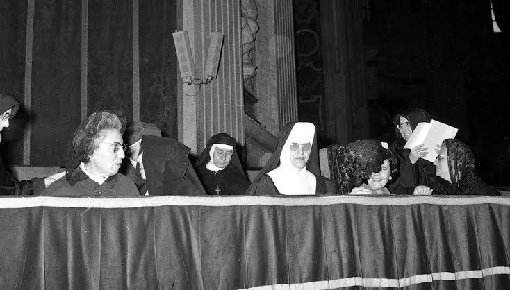 Bellosillo (a la izquierda) en el Concilio