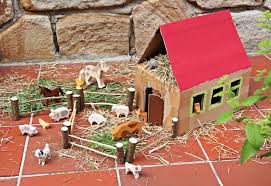 Wenn sie ein mobiltelefon verwenden, können sie auch die menüleiste des browsers verwenden. Mit Kindern Einen Bauernhof Aus Pappe Basteln Tiere Unterm Dach Kizz