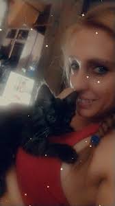 I have lost my little male kitten around dooling park area, he may have