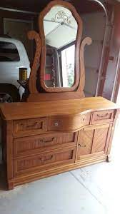 Pulaski Keepsakes Dresser With Mirror Furniture Bedroom Furniture Oak Furniture