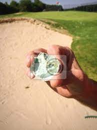 Spielzeug, das toll, mit für katzen spielen , sind in der regel die runde plastik. Kaputter Golfball Von Innen Leinwandbilder Bilder Bunker Golfball Golf Myloview De