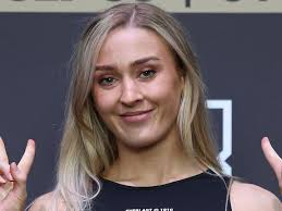 Rhiannon Dixon Goes Ten Rounds For First Time, Dominates Former Title  Challenger Katharina Thanderz