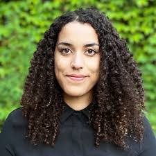 Diana Powell's Instagram, Twitter & Facebook