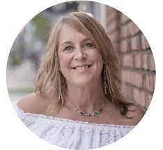 Amanda Kohlman's Instagram, Twitter & Facebook