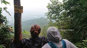 The trail to gunung gagak and gunung rembau are quiet, as most just stop at gunung datuk. Jom Do Negri S Two Famous Mountains