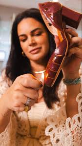 Autenticidade em cada detalhe.✨Na Priscilla Whitaker Shoes, cada par é  feito à mão, em couro legítimo, com design autoral e muito conforto. Acesse  o site e escolha o seu em até 6x