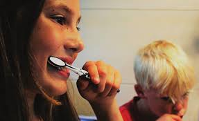 Win Awenen Nisitotung