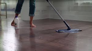 Avoid Water And Vinegar To Best Clean Hardwood Floors In 2020 Polish Floor Clean Hardwood Floors Wood Floor Polish
