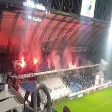 Lech poznan hooligans documentaire 2012. Lechia Gdansk Hooligans Targeted Lech Poznan Family Sector With Stun Flares Troll Football