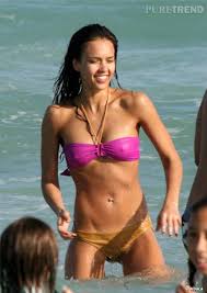 Une pratique plus que courante donc et qui semble s'être intensifiée ; Jessica Alba Jennifer Aniston Beyonce Quel Maillot De Bain Pour Moi Puretrend