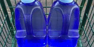 What changes the weight of water? Exactly How Much A Gallon Of Water Weighs Science Trends