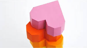 Jika di atas meja kerja atau meja belajar kita terdapat tempat pensil yang dibuat oleh kita sendiri. Diy Cara Membuat Kotak Berbentuk Hati Fashion Fimela Com