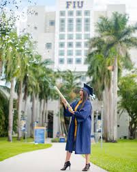 Watch The Best Youtube Videos Online Upcoming Grads Time To Book Your Grad Shoots Dm Graduation Photoshoot College Graduation Pictures Graduation Pictures