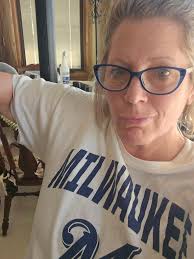 Is anyone here a flight attendant dealing with frozen shoulder? I was  injured