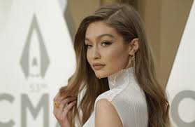 She began her modeling career she was. Gigi Hadid Keine Verkleidung Um Bauch Zu Verstecken Web De