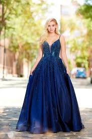 If you are looking for cheap prom dresses for your senior party or any other occasion party. Ellie Wilde Prom Dresses For Those Who Live Wilde