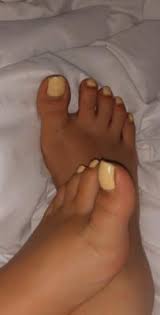 Il est des coins du monde délicieux qui ont pour les yeux un charme sensuel. Annonces De Femmes Proposant Leurs Pieds Pour Fetichisme