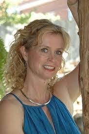 Donna Knuckles's Instagram, Twitter & Facebook