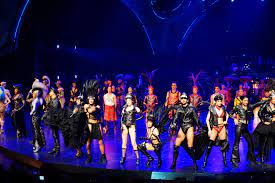 Dabei reichen die ursprünge des theaters noch länger zurück. Friedrichstadt Palast Berlin The One Grand Show