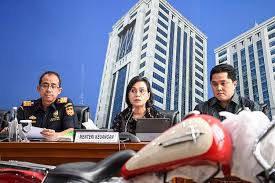 Status pegawainya adalah pegawai negri. Bumn Pengertian Tujuan Dan Perannya Dalam Perekonomian Indonesia Halaman All Kompas Com
