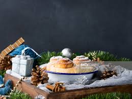 The most common christmas decor bowl material is porcelain & ceramic. Cinnamon Roll Buns In Enamel Bowl With Christmas Decorations High Res Stock Photo Getty Images
