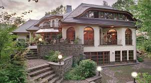 Famous for the homonymous forest, until 2001 administrative reform it was part of the former district of wilmersdorf. Grunewald Das Meist Gebaute Stil Haus