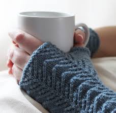 I'm not the most skilled at working out sizes for things like gloves since everyone has different hands, but i have some notes in the pattern for customizing the fit. 6 Free Knitting Patterns For Women