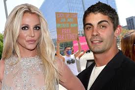 The crowd surf cofounder spoke out on tuesday, february 2, after fans speculated that the singer, 39, has been sending hidden messages in. Britney Spears Ex Husband Jason Alexander Spotted At Free Britney Protest