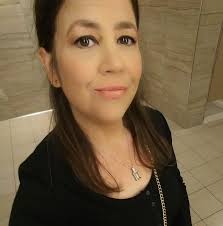 Luke Bryan & his wife Caroline asked me and Officer Daniels to help prank  Luke's mom! He told her there was a crazy fan outside the property trying  to get in 😂😂😂