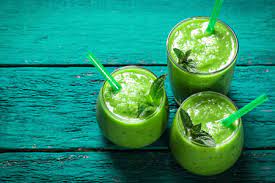 Grüne smoothies sind das absolute trendgetränk und finden immer mehr anhänger, denn die vorteile liegen klar auf der hand. Grune Smoothies Rezepte Die Besten 30 Fur Jedermann
