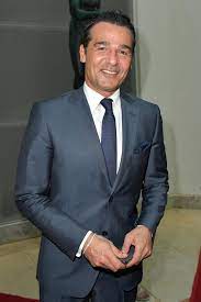 Erol sander born 9 november 1968 as urun saliholu is a turkishgerman actor erol sander driving the volkswagen scirocco r at nurburgring erol sander and. Erol Sander Ruhrende Liebeserklarung Nach Liebes Comeback Gala De