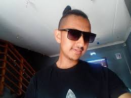 Hey im straight boy hrny let's try new things