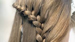 Frisuren lange haare mädchen zur kommunion frisuren. Frisuren Fur Die Erstkommunion 12 Einfache Und Schone Ideen