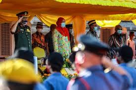 Duli yang maha mulia tuanku ja'afar ibni almarhum almarhum tuanku abdul rahman, gcb ( born july 19, 1922 in sound; Sambutan Hari Kebangsaan Ke 63 Peringkat Negeri Sembilan Ringkas Patuhi Sop Utusan Digital