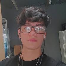 Alejandro Tinoco's Instagram, Twitter & Facebook