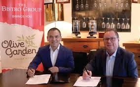 While olive garden doesn't offer a daily military discount, they do offer a free entree for military members on veterans day, and 10% of the bill. Bistro Group Sign Franchise Accord With Olive Garden Rizal Raoul Reyes