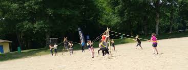 It was the second production worldwide of a format first shown in swedish tv in 1997. Expeditie Robinson Nijmegen Arnhem Robinson Games Teambuilding