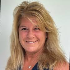 Alison Osterberg's Instagram, Twitter & Facebook