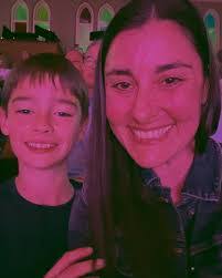 Noel Ogle's Instagram, Twitter & Facebook